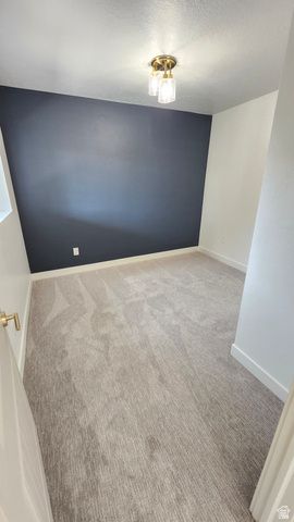 8492 S MESA DR, Sandy, UT 84093