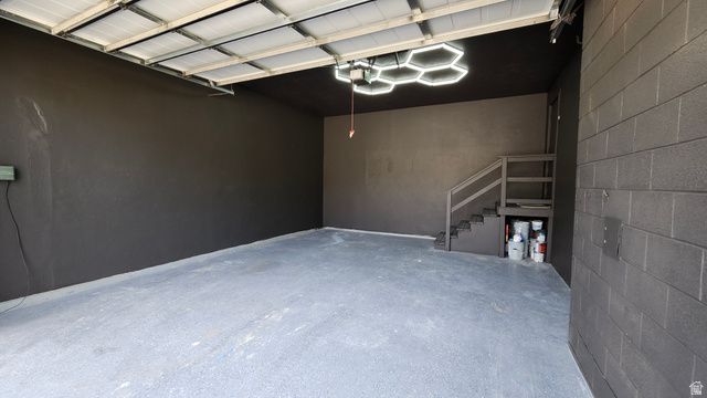 8492 S MESA DR, Sandy, UT 84093