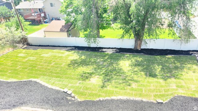 8492 S MESA DR, Sandy, UT 84093