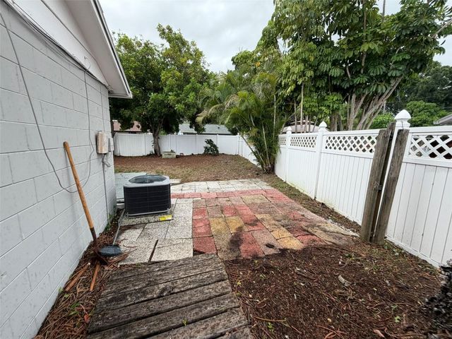 1119 17TH AVENUE SW, Largo, FL 33778