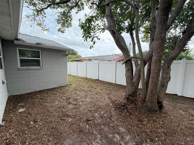 1119 17TH AVENUE SW, Largo, FL 33778