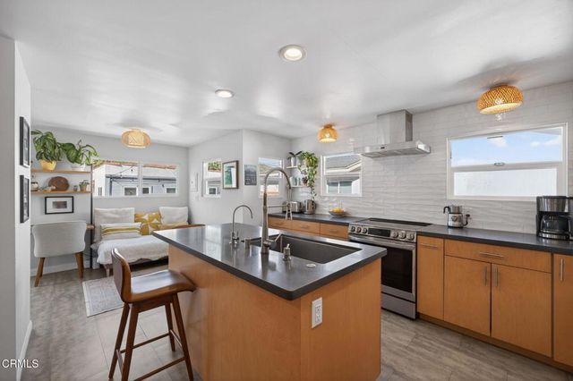 1681 San Nicholas Street, Ventura, CA 93001