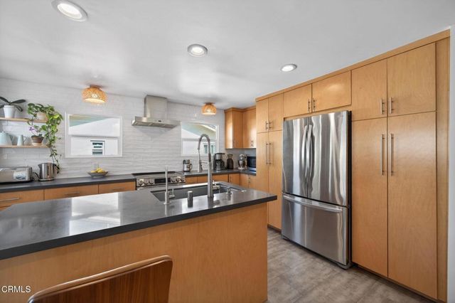 1681 San Nicholas Street, Ventura, CA 93001