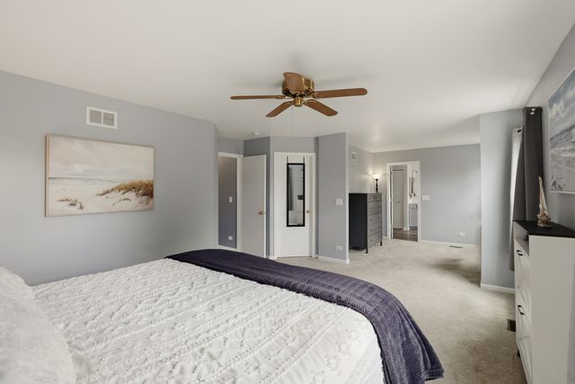 10664 Oregon Trail, Huntley, IL 60142