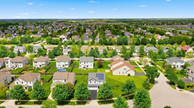 10664 Oregon Trail, Huntley, IL 60142