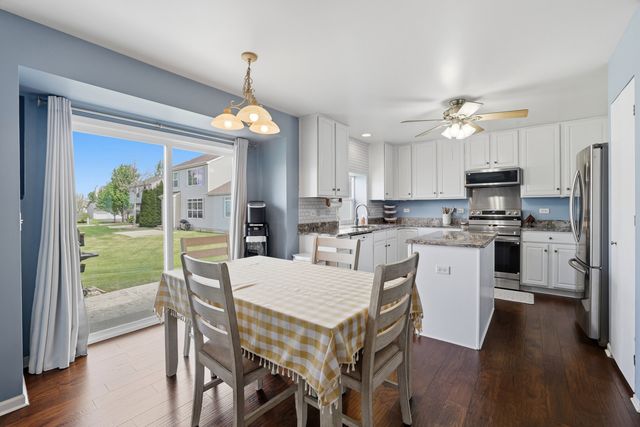 10664 Oregon Trail, Huntley, IL 60142