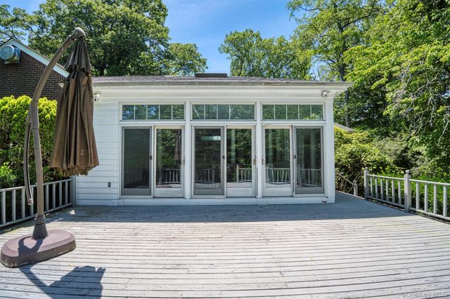 49 The Birches, Roslyn Estates, NY 11576
