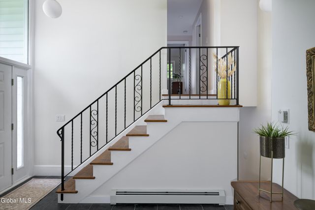 6 Van Dyke Avenue, Stamford, NY 12167