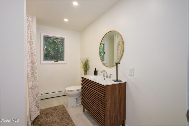 6 Van Dyke Avenue, Stamford, NY 12167