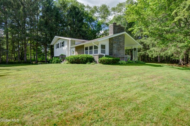 6 Van Dyke Avenue, Stamford, NY 12167