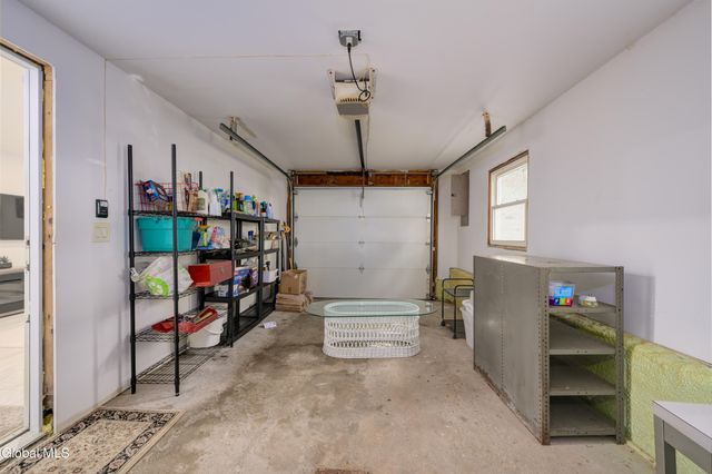 6 Van Dyke Avenue, Stamford, NY 12167