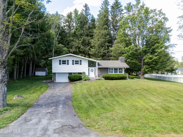 6 Van Dyke Avenue, Stamford, NY 12167