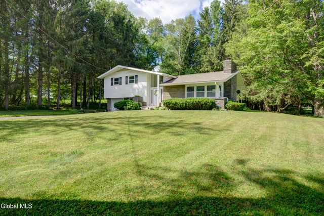 6 Van Dyke Avenue, Stamford, NY 12167