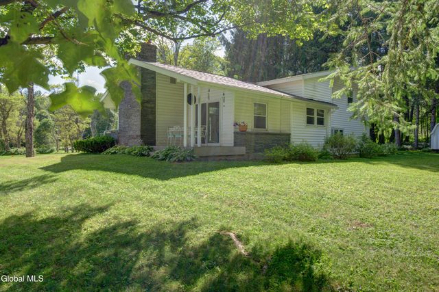 6 Van Dyke Avenue, Stamford, NY 12167