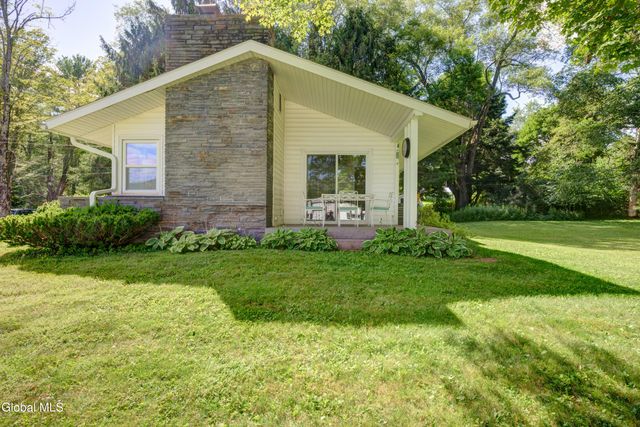 6 Van Dyke Avenue, Stamford, NY 12167