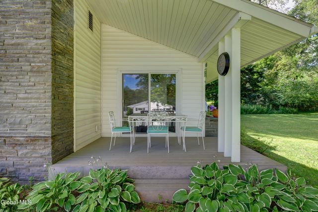 6 Van Dyke Avenue, Stamford, NY 12167