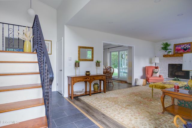 6 Van Dyke Avenue, Stamford, NY 12167