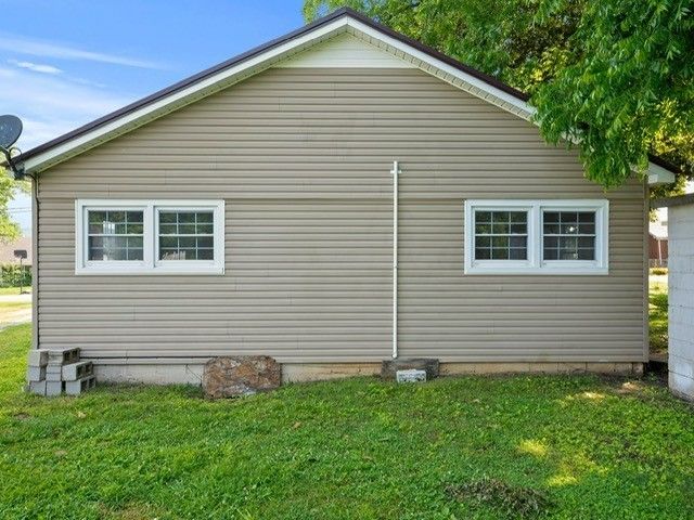 313 Tennessee Ave, S, Cowan, TN 37318