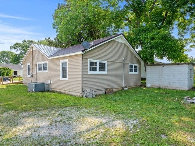 313 Tennessee Ave, S, Cowan, TN 37318