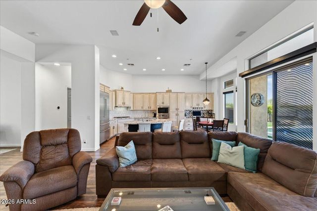 41728 N MOSS SPRINGS Court, Anthem, AZ 85086