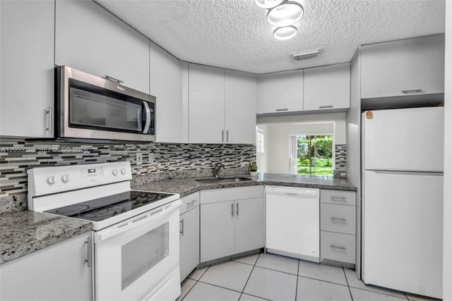 10018 Hammocks Boulevard 101-5, Miami, FL 33196