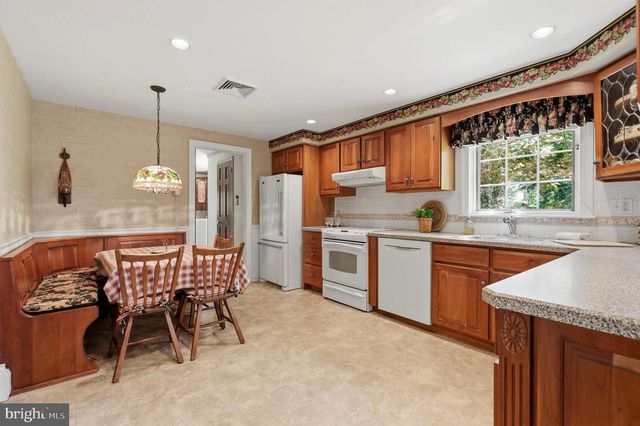 203 FAIRWAY RD, Ambler, PA 19002