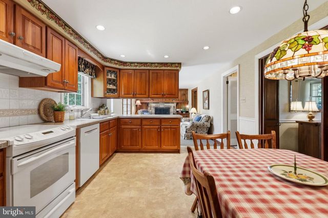 203 FAIRWAY RD, Ambler, PA 19002