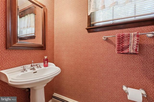 203 FAIRWAY RD, Ambler, PA 19002