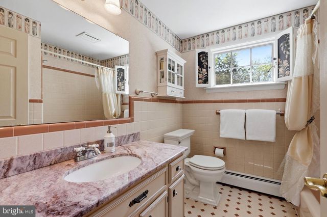 203 FAIRWAY RD, Ambler, PA 19002