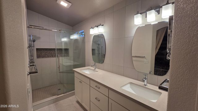 3020 E FRIESS Drive, Phoenix, AZ 85032