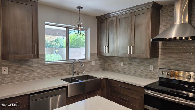 3020 E FRIESS Drive, Phoenix, AZ 85032
