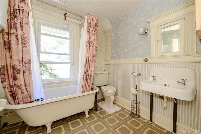 548 Davis Avenue, Staten Island, NY 10310
