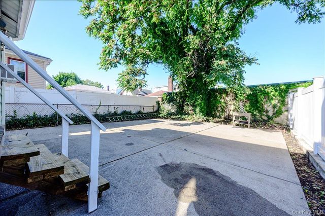 548 Davis Avenue, Staten Island, NY 10310