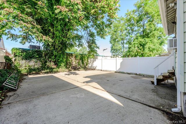 548 Davis Avenue, Staten Island, NY 10310