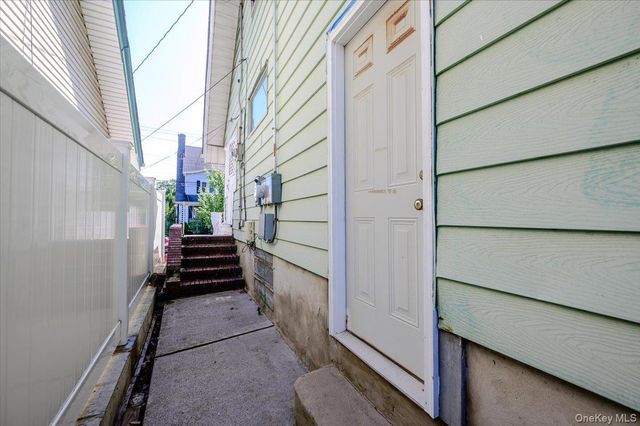 548 Davis Avenue, Staten Island, NY 10310