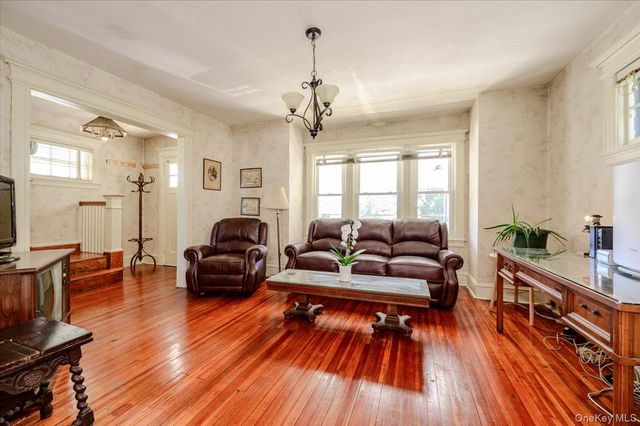 548 Davis Avenue, Staten Island, NY 10310