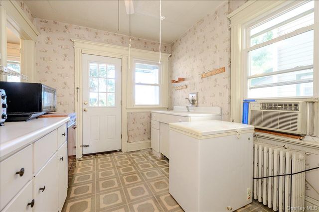 548 Davis Avenue, Staten Island, NY 10310