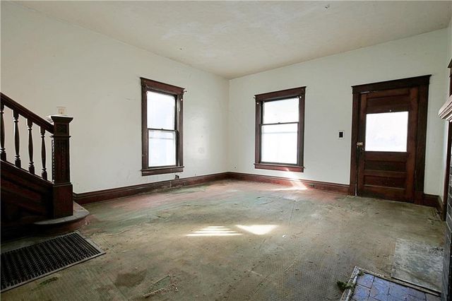 409 E Broadway Street, Excelsior Springs, MO 64024