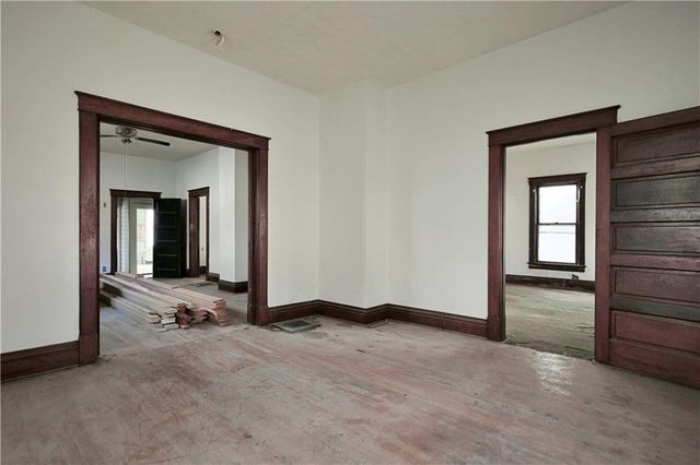 409 E Broadway Street, Excelsior Springs, MO 64024