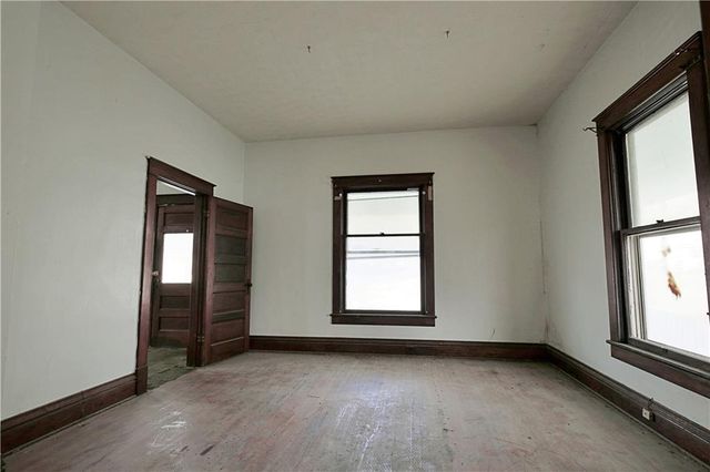 409 E Broadway Street, Excelsior Springs, MO 64024