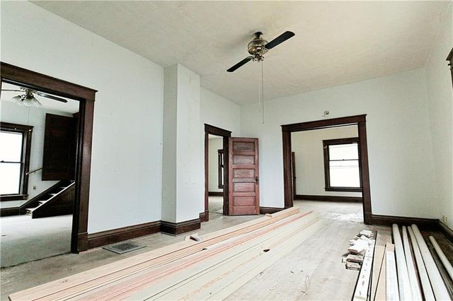 409 E Broadway Street, Excelsior Springs, MO 64024