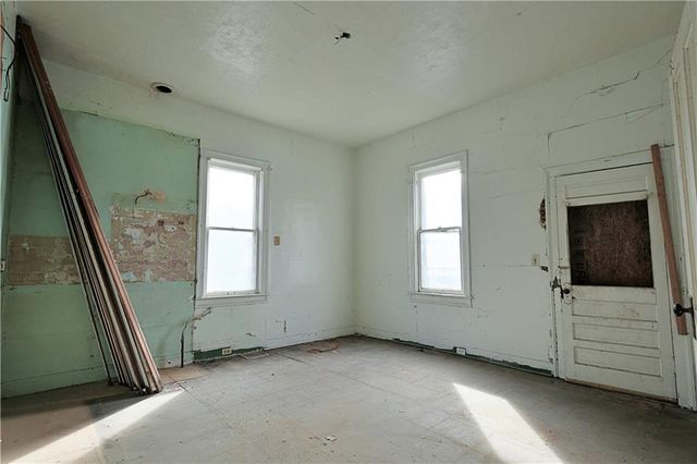 409 E Broadway Street, Excelsior Springs, MO 64024