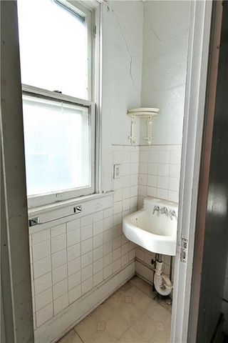 409 E Broadway Street, Excelsior Springs, MO 64024