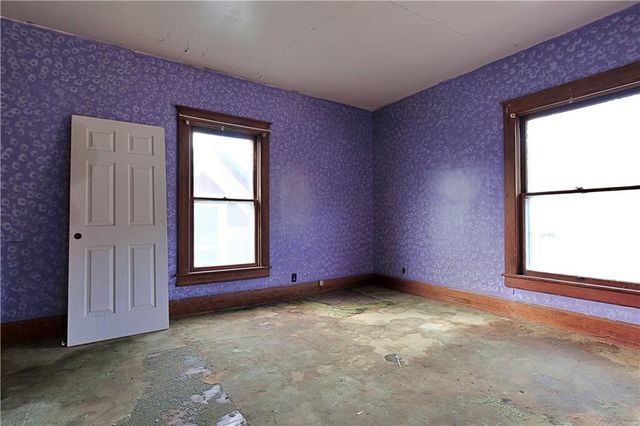 409 E Broadway Street, Excelsior Springs, MO 64024