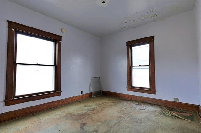 409 E Broadway Street, Excelsior Springs, MO 64024