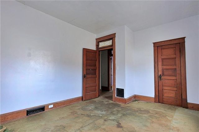 409 E Broadway Street, Excelsior Springs, MO 64024