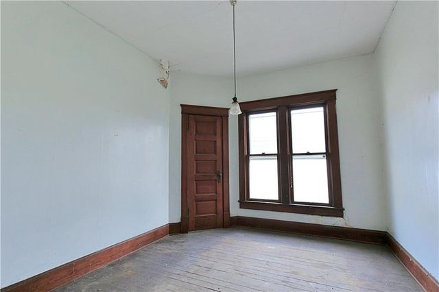 409 E Broadway Street, Excelsior Springs, MO 64024