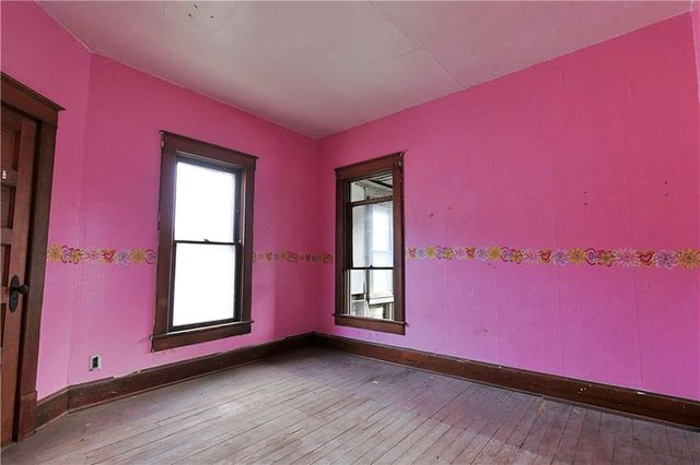 409 E Broadway Street, Excelsior Springs, MO 64024