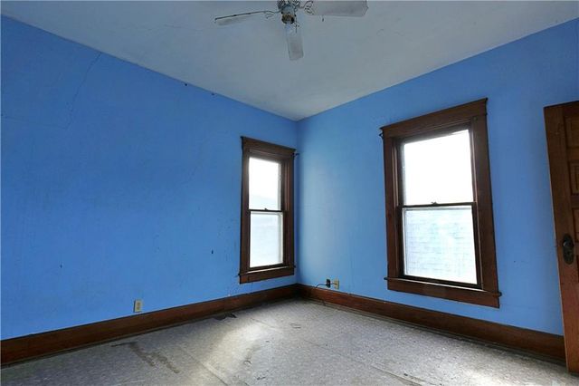 409 E Broadway Street, Excelsior Springs, MO 64024