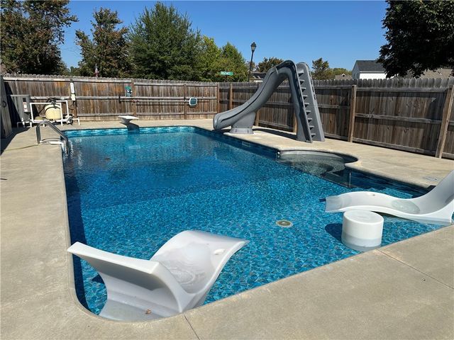 3727 Brightwater Place, Fayetteville, AR 72704